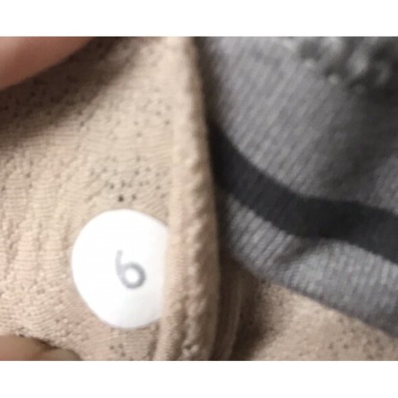 Lululemon size 6 Grey racerback athletic built in bra tank top double dutch - Picture 4 of 4